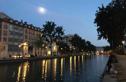 Hopital Saint-Louis Apartment | Paris, au bord du Canal Saint Martin