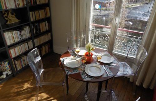 Hopital Saint-Louis Apartment | Paris, au bord du Canal Saint Martin