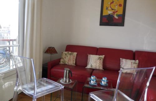 Hopital Saint-Louis Apartment | Paris, au bord du Canal Saint Martin