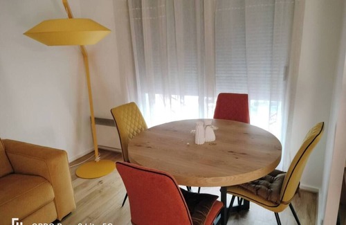 Combat Apartment | Paris Buttes Chaumont