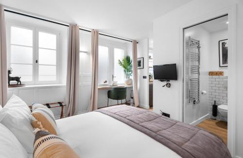 Quartier de la Monnaie Apartment | Paris Central Gem 9 Min Walk to Notre-Dame and Louvre