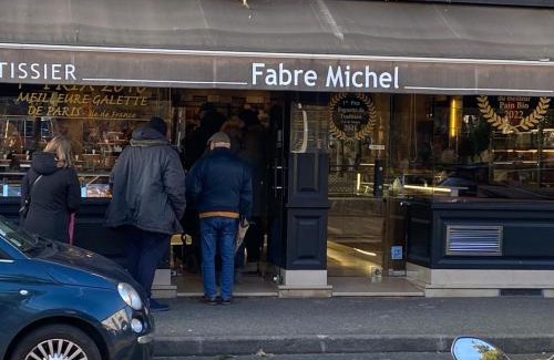 La Celle-sous-Gouzon Apartment | PARIS CITY Flat Studio 103