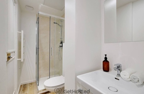Quartier de la Porte-Saint-Denis Apartment | Paris Hideaway: Private Cinema – GetHosted
