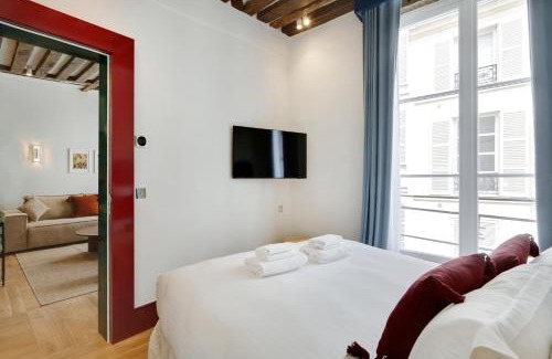 Quartier de la Monnaie Apartment | Paris Home Collection Serviced Apartments in Notre Dame - Rue Savoie