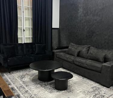 Porte-Dauphine Apartment | Paris Incredible Olympic Nest