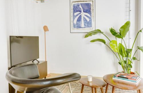 3rd Arrondissement Apartment | Paris Marais Bretagne Temple