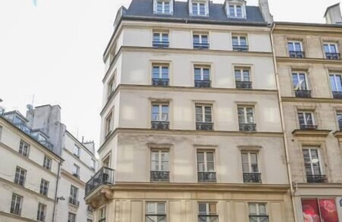 Gaillon Apartment | Paris, Opéra 3.lovely Parisien Apartment