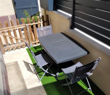 Bagneux Apartment | Paris par métro 4 - RER B - calme - patio privé