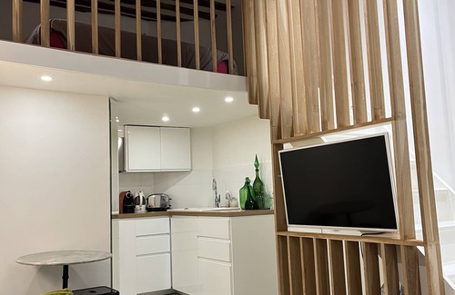 Arts-et-Metiers Apartment | Paris, Rue Meslay Porte St-Martin