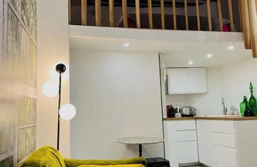 Arts-et-Metiers Apartment | Paris, Rue Meslay Porte St-Martin