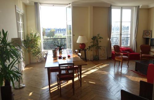 Les Iles Apartment | Paris-sur-seine-chez-caroline