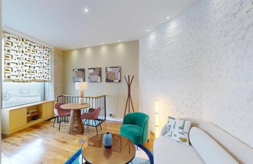 Val-de-Grace Apartment | Parisian Apartment in the Latin Quarter's heart
