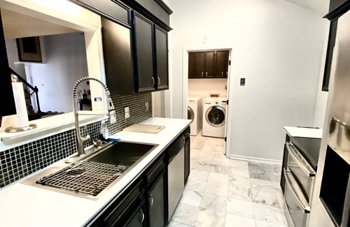 Tougaloo House | Parisian Marble Loft with a Garage off HWY55!