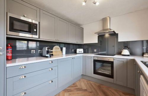 Hereford House | Park 3 Carsgardenshopspub15 Mins Walk To City