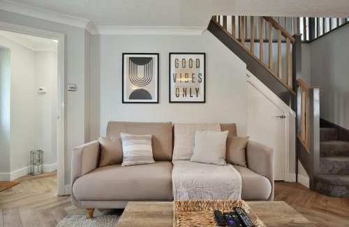 Hereford House | Park 3 Carsgardenshopspub15 Mins Walk To City