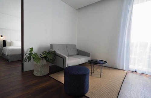 Cilandak Hotel | Park 5
