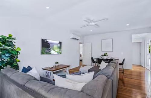 Auchenflower House | Park Avenue Terrace House 3BR - Outdoor, BBQ