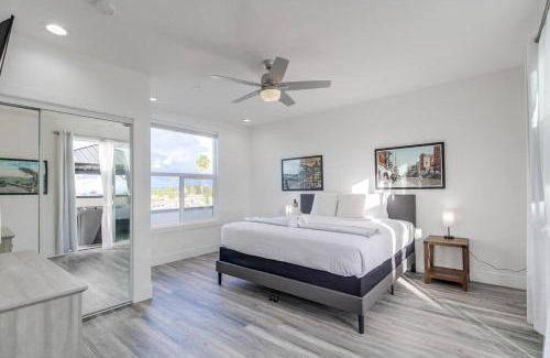 University Heights Apartment | Park Blvd 302 - Newly Built - Spa - Central
