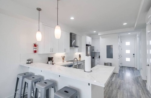 University Heights Apartment | Park Blvd Paradise 303 king bed With a private Spa