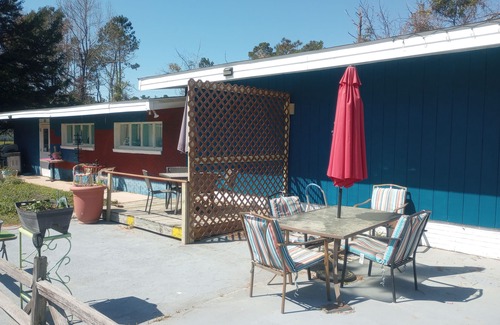 Smyrna Apartment | Park boat front of Studio near beaches Cape Lookout Core Sound Ferries, kitchen