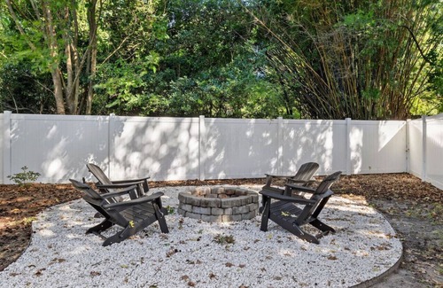 North Charleston Apartment | Park Circle - Firefly - Renovated 3 Bedroom!