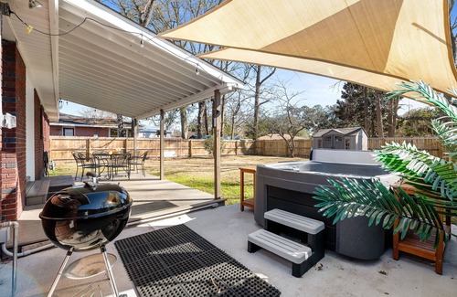 North Charleston House | Park Circle Oasis | HotTub & Record Player