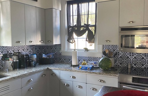 Macon House | Park, downtown, antiques, restaurants, all within walking distance. 1942 home.