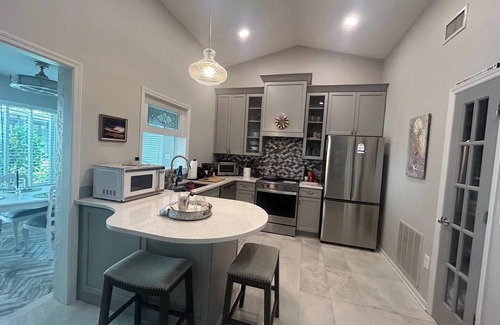 Englewood House | Park Forest Villa, over 55, community pool, clubhouse available for winter 25/26