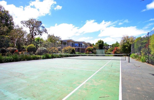 Shoreham House | Park Glen Tennis with a view