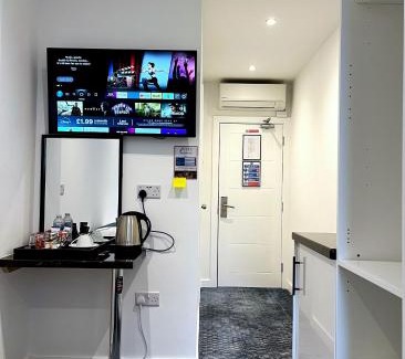 Dover Hotel | Park Inn Palace