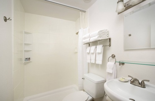 Goose Hollow Hotel | Park Lane Suites and Inn