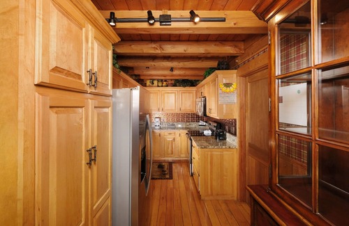 Wears Valley Cabin | Park Paradise: Your Smoky Mountain Sanctuary is Calling!