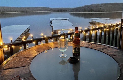 Kaiser Condo | Park Place lakefront condo right in the state park minutes away from Osage Beach