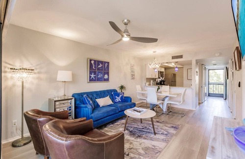 Park Shore Apartment | Park Shore Resort- BLDG I #351*Remodeled*