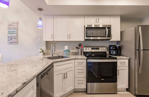 Park Shore Apartment | Park Shore Resort- BLDG I #351*Remodeled*