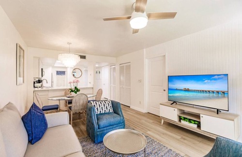 Park Shore Apartment | Park Shore Resort-Top Floor BLDG C #220*Peaceful*