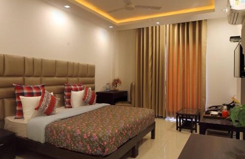 DLF City Hotel | Park Studio DLF Phase 2, Cyber City, Gurgaon