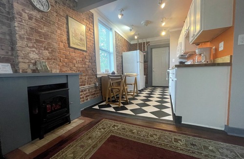 Oread Apartment | Park View apartment on Mass St downtown Lawrence
