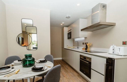 Hull Old Town Apartment | Park view Executive 2 Bedroom Apartment