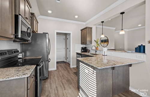 Lowell House | Park View Place: Central To All NWA