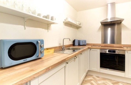 Buxton Apartment | Park Views