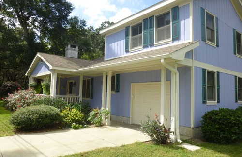 Saint Simons Island House | Park your car! Walking distance to everything.