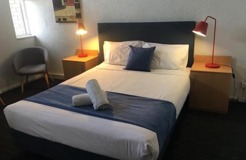 Parkdale Hotel | Parkdale Motor Inn
