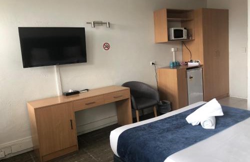 Parkdale Hotel | Parkdale Motor Inn