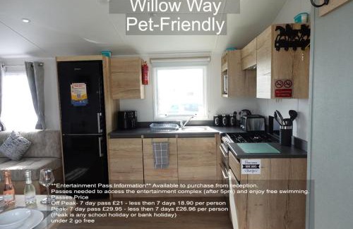 Camber Resort | Parkdean Camber Sands sleeps 8 Pet Friendly - ref-ww242
