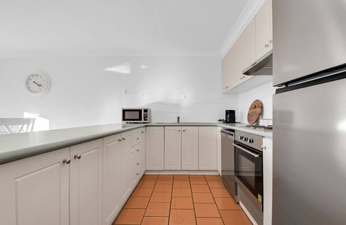 Wagga Wagga House | Parkham - CBD, Elegant Townhouse