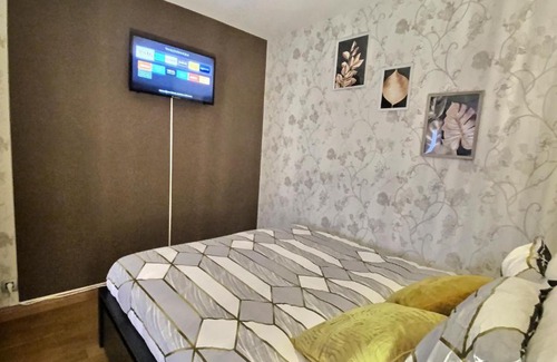 Centre Erlon Apartment | Parking & 100m2 en plein centre ville