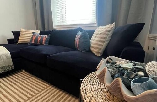 Margam Apartment | Parking, 2 Bathrooms, Dining space & Garden