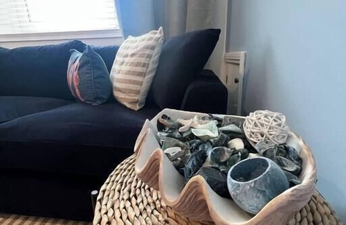 Margam Apartment | Parking, 2 Bathrooms, Dining space & Garden