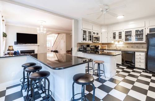 Historic District House | Parking at Randall House Across from USNA Gate 1